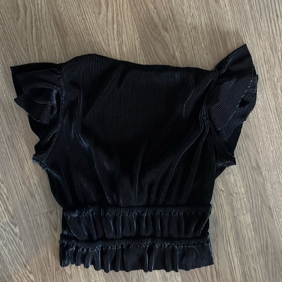 Zara- size M cute black top with tie front - Picture 3 of 3